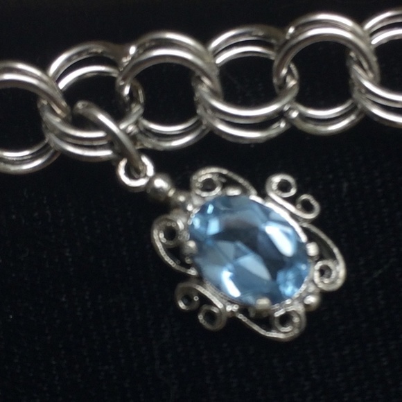 Vintage ROC Sterling Silver charm bracelet w/5 charms, centre charm aquamarine. - Picture 2 of 5